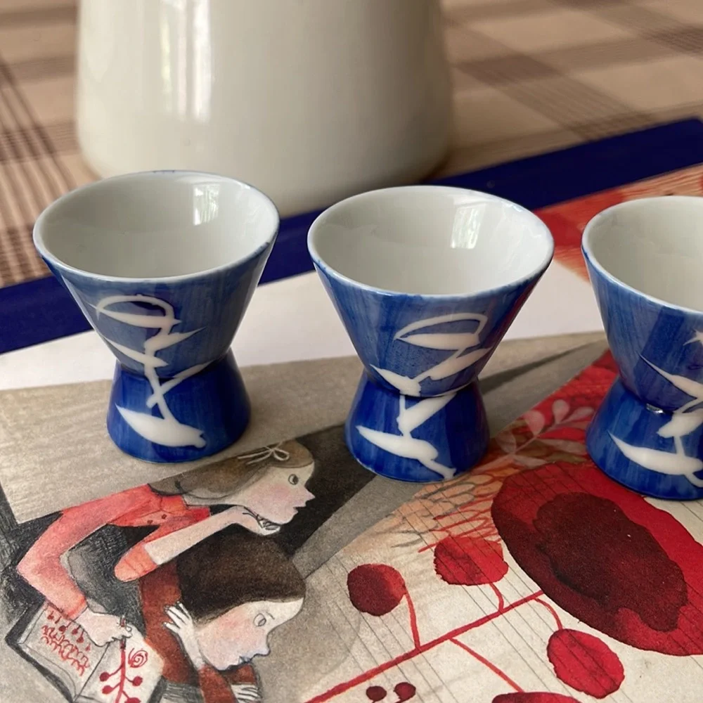 Set of 4 Japanese Porcelain Sake Cups Blue White Japan Calligraphy Motif